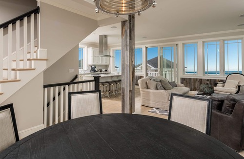 York Beach House | Stunning Seaside Luxury Retreat with Amazing Ocean Views: One of York's BEST