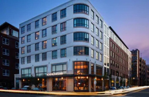 Portland Hotel | Stunning Waterfront Room w/Casco Bay Views – Steps to Old Port District
