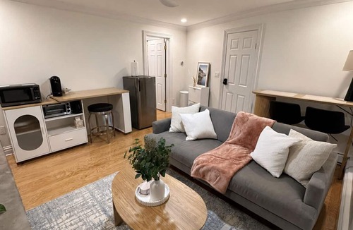 Boonton House | Stylish & Modern Entire Private Suite - near NYC/minutes to Morristown