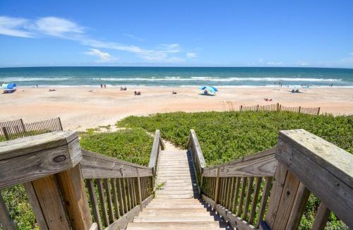 Surf City House | Sundance- Oceanfront 3BR cottage in Surf City, perfect for 10 guests!