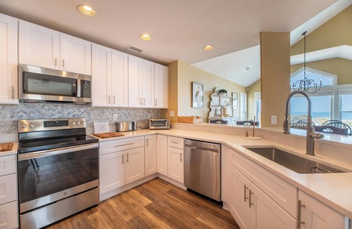 Nags Head House | Sunday Drive - Nags Head MP 15, Oceanfront, Private Walkway to Beach, Pool, Hot Tub
