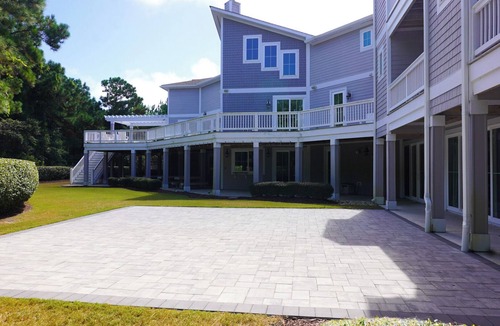Corolla House | The Black Stallion 24BR for Corporate Retreats, Weddings, & Family Gatherings! Pets Stay Free!