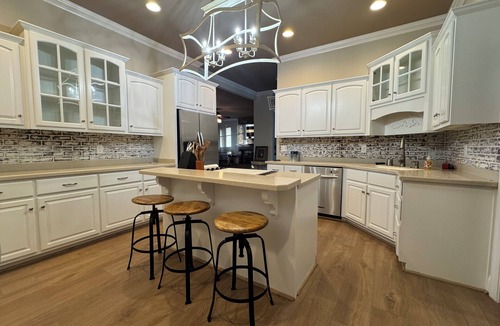 Lincoln House | The Blue Heron Lakehouse! Superb 6-BR home Logan Martin Lake in charming Lincoln