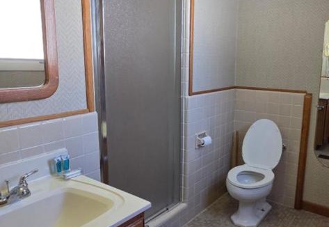 Loring Commerce Center Hotel | The Bunker Inn 2