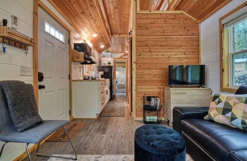 Newport Cabin | The Cataloochee Tiny Home on the Pigeon River