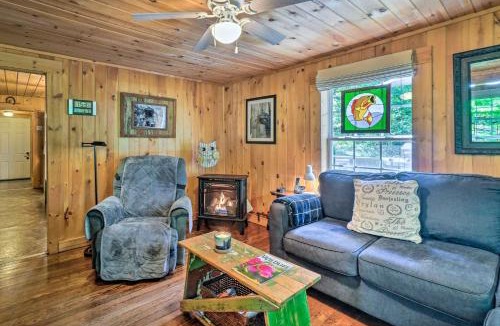 Newcomb House | 'The Creek' Winfield Gem: 73 Acres of Privacy