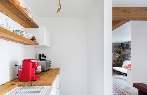 Lynn Apartment | The Forest Door - Studio Suite in Stone Cottage