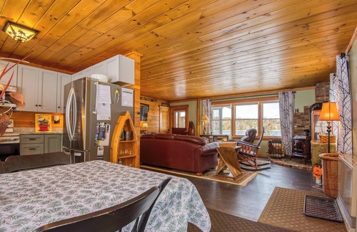 Rangeley House | The Haven on Hunter Cove - Charming and comfortable log home on Rangeley Lake