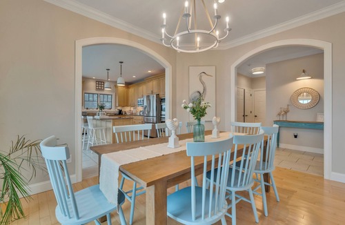 Cape Neddick House | The Hill is a Luxury 5-bedroom retreat with panoramic ocean views from almost every room, just 0.2 miles from Cape Neddick Beach. One-level living with ramp access, roll-in showers, and grab bars makes it ideal for multigenerational beach stays.