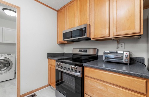 Greensboro House | The Southern Sanctuary: 4-bedroom home in Guilford Hills