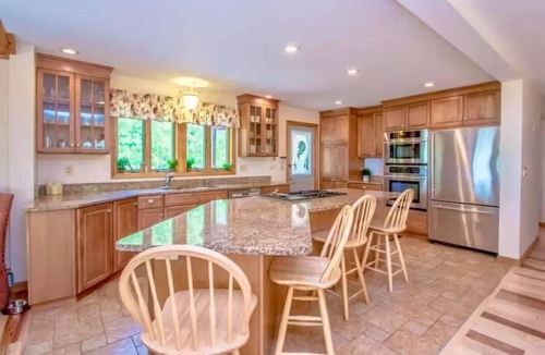 Center Ossipee House | The Tinker Bell on Ossipee Lake with Water and Mountain Views.