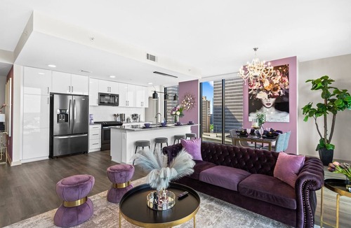Peachtree Center Apartment | The Velvet Room | 17th Floor Luxury Condo | Skyline Views & Balcony