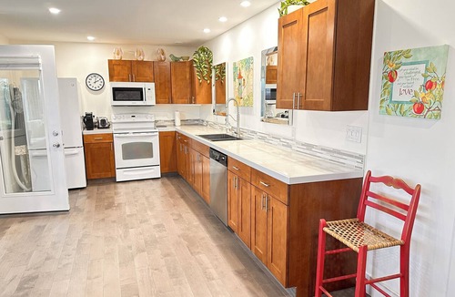 Keswick Ridge Apartment | This beautiful overlooking the River Valley equipped with gorgeous home office!