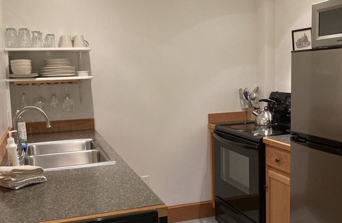 Belfast Apartment | Tiny Tuck-in - Downtown Belfast