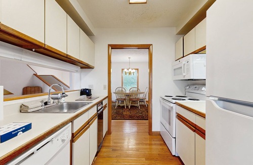 Bar Harbor House | Townhome w/Bonus Loft, High-Speed WiFi, Partial AC & Full Kitchen
