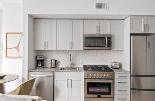 Downtown Seattle Apartment | Trendy First Hill Studio w/Gym & Coworking, by Blueground