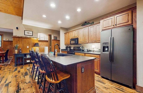 Sylva House | Tuckaway Retreat