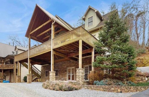 Sylva House | Tuckaway Retreat
