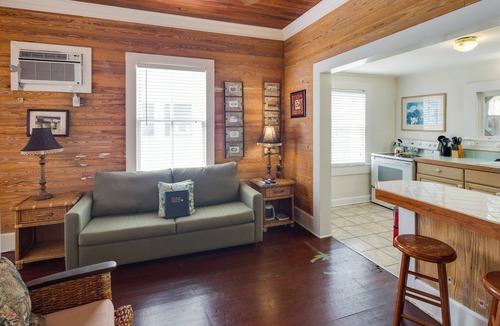 Old Town Cabin | Two Rustic Cottages with Private Hot Tubs & Private Parking - Dogs OK