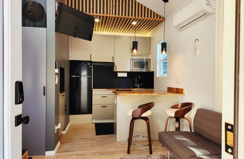 Wendover - Sedgewood House | Unique Cotswold Guesthouse Near Hospitals. Pet Friendly