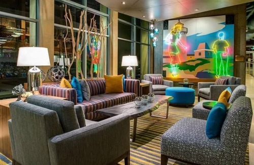 University District Hotel | University District Stay | 1 King Bed | Near UW Campus