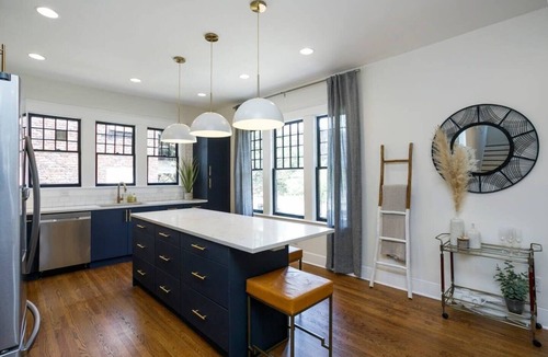 Hillsboro Village House | Upscale Craftsman w Hot Tub | Walk to Belmont & 12 South