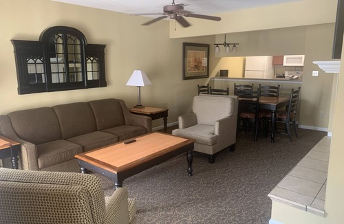 Berkeley House | Vacation to remember! Huge resort 4br for 12 near all attractions. Pools, tennis