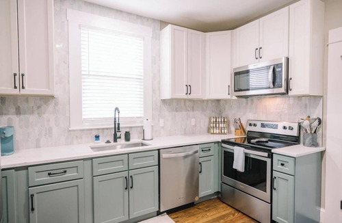 Danville House | Victorian Modern 3bd/2bath - Meredith’s Place