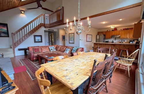 Bretton Woods House | W38: Spacious 5BR Slope-View Retreat | Ping Pong, Fireplace & Bretton Woods Adventure