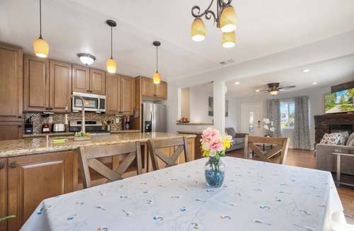 Capistrano Beach House | Walk 2 Ocean & Park, Backyard, Fast WiFi. Pine Perch! STR21-1275