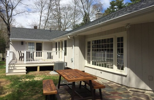 Kennebunk House | Walk to Dock Square and Kennebunk Beach!