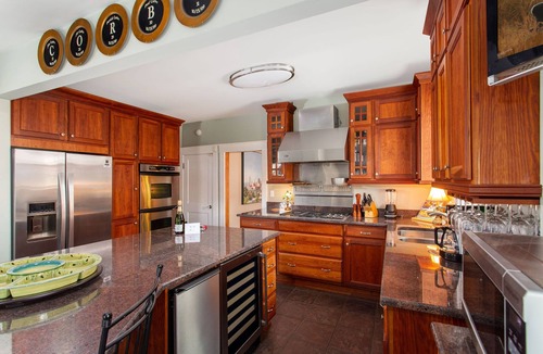Historic Edgefield House | Walk to Nissan · 2BR · TV's "Nashville" House