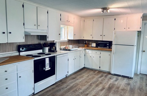 Brunswick House | Walk to town, 200yr-old 4BR house adjacent to Bowdoin campus! #2