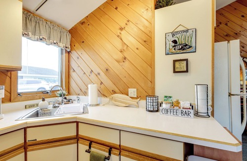 Cleverdale Cottage | Waterfront Cottage on Lake George w/2 Docks!
