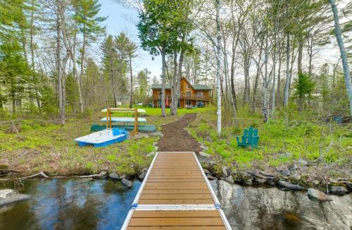 Holden House | Waterfront Davis Pond Cabin w/Dock + Kayaks!