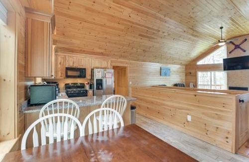 Holden House | Waterfront Davis Pond Cabin w/Dock + Kayaks!