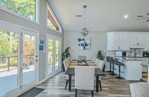 Mooresville House | WATERFRONT: Experience SUBLIME Sunsets, Private Beach, Hot Tub, and Kayaks