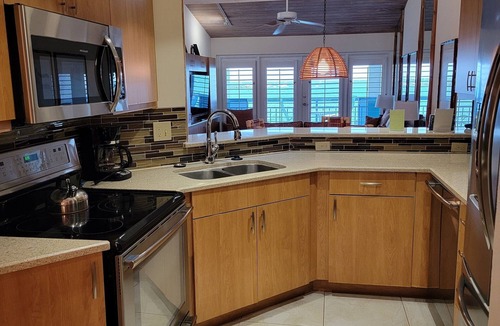 Historic Seaport Condo | WATERFRONT PENTHOUSE! Galleon Resort Key West, Sleeps 6, Private Beach