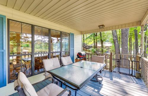 Athens House | Waterfront Wheeler Lake Home w/Furnished Deck