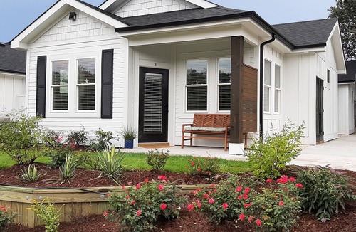 Corolla Village Condo | Welcome to Saltwater Seaclusion! Heart of Corolla! Walk to Everything!