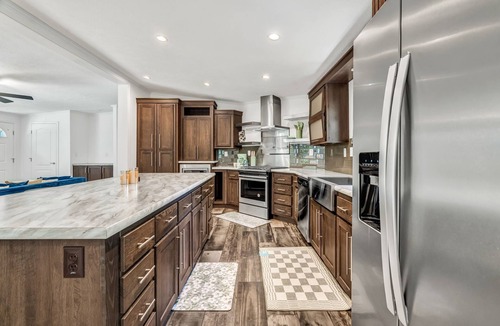Winterport House | Welcoming 3-bedroom home with jacuzzi