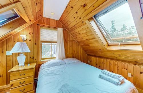 Port Clyde House | Well-equipped cottage with modern touches, WiFi, gas grill, & beautiful views