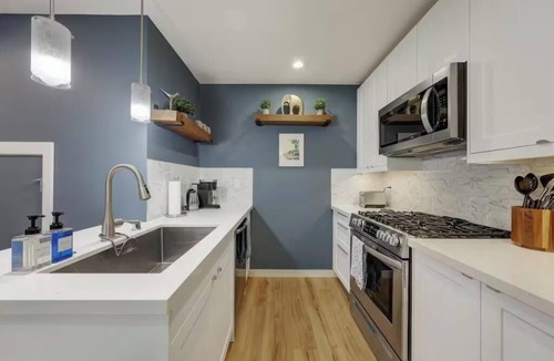 North Admiral House | West Seattle Getaway Near Alki Beach & Water Taxi