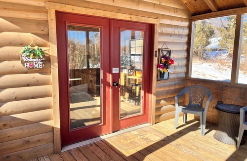 Afton Cabin | Willow Haven-Charming 2-bedroom cabin in delightful Afton with AC