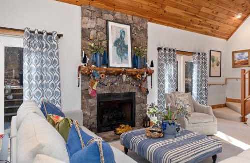 Nellysford House | Wintergreen springJacuzzifirepitpool access