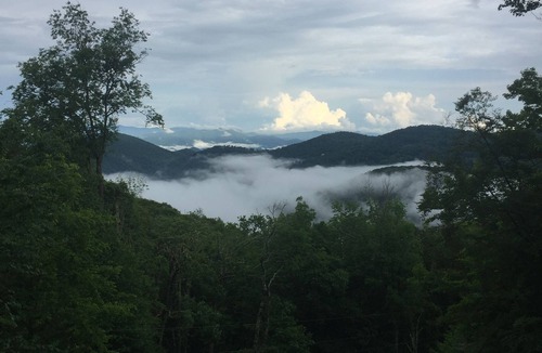 Wolf Laurel Cabin | Wolf Laurel-Authentic Cabin-Mountain Views-Ski Hatley Pointe-Hiking-A/T-Big Bald