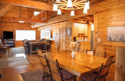 Cleveland Cabin | Woodchuck Acres- 11 acres with Mtn Views + Pond, 7 Min. from Helen