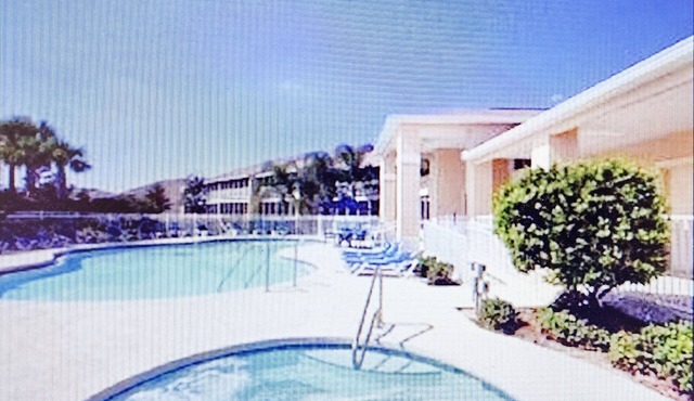 1 mile from Disney, Celebration FL, family Condo, free Wi-Fi Lake view