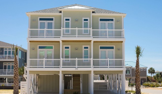 10% OFF! AUGUST WEEKS STILL AVAILABLE! HUGE POOL! ELEVATOR! LARGE GROUPS!