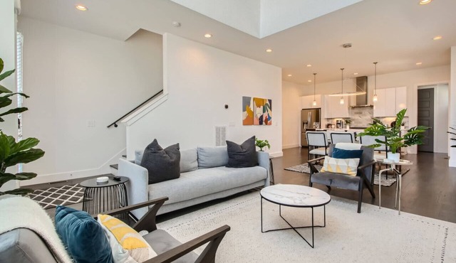 13- Modern Melrose Oasis-The Music City Collection